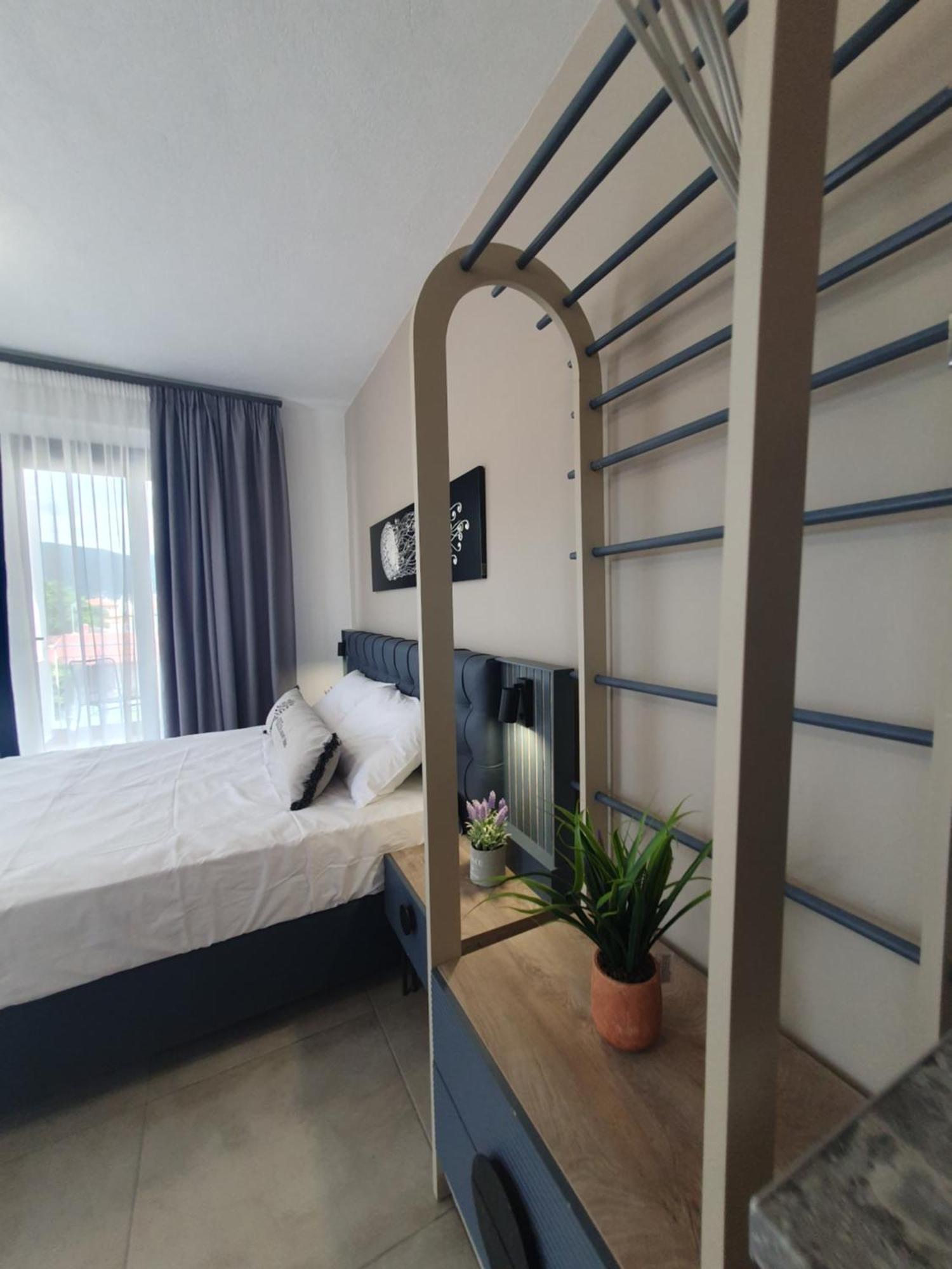 Olea Luxury Suites Asproválta Ngoại thất bức ảnh